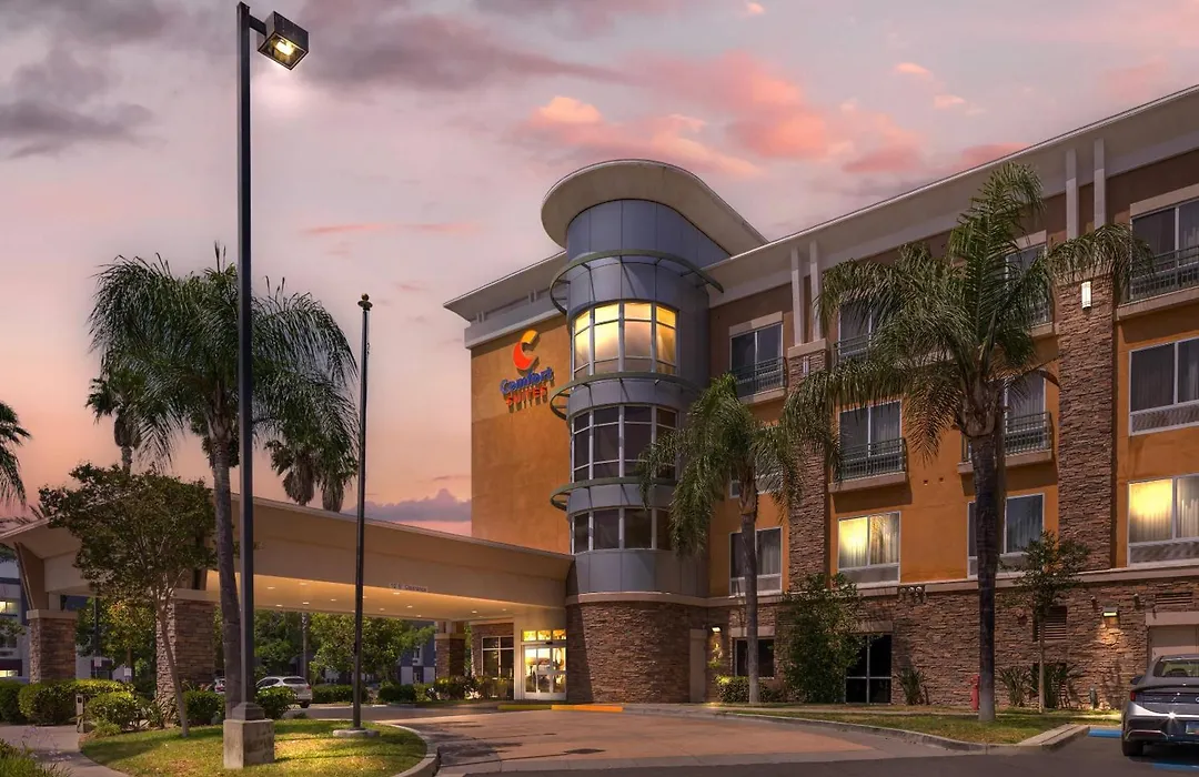 Comfort Suites Ontario Airport Convention Center-1