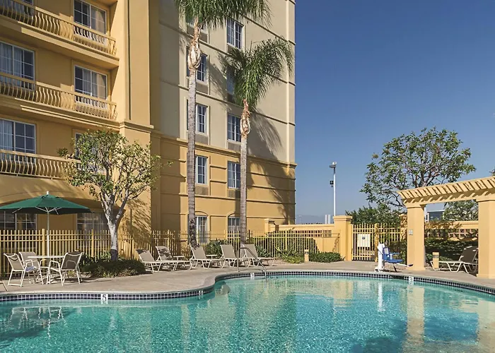 La Quinta Inn & Suites By Wyndham Ontario Airport